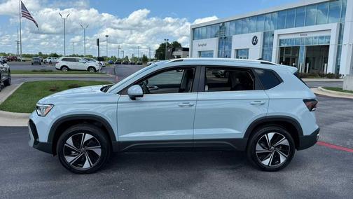 2025 Volkswagen Taos 1.5T SE