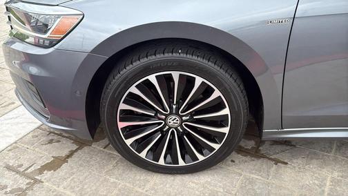 2022 Volkswagen Passat 2.0T Limited Edition