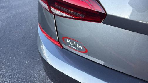 Platinum Gray Metallic 2022 Volkswagen Passat 2.0T Limited Edition