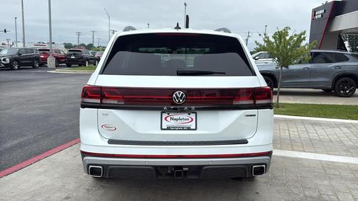 opal white pearl 2026 Volkswagen Atlas Peak Edition