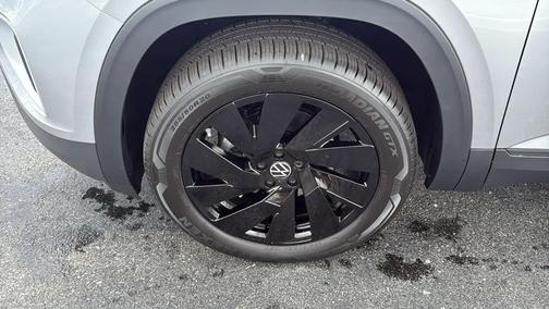 2025 Volkswagen Atlas 2.0T SE w/Technology 4MOTION