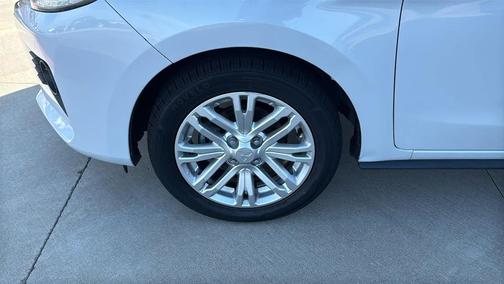 White Diamond 2022 Mitsubishi Mirage G4 SE