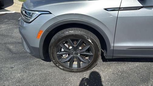 2024 Volkswagen Tiguan 2.0T SE