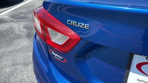 Kinetic Blue Metallic 2017 Chevrolet Cruze LT