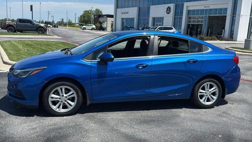Kinetic Blue Metallic 2017 Chevrolet Cruze LT