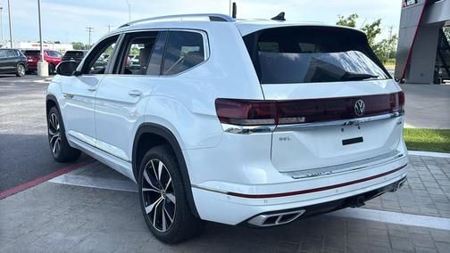 Opal White Pearl 2024 Volkswagen Atlas 2.0T SEL Premium R-Line 4MOTION