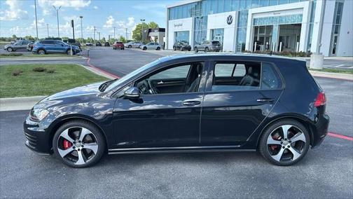 2017 Volkswagen Golf GTI 2.0T SE 4-Door