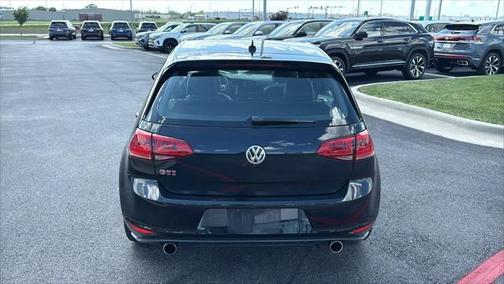 2017 Volkswagen Golf GTI 2.0T SE 4-Door