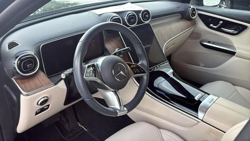 BLACK 2024 Mercedes-Benz GLC 300 4MATIC