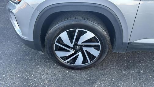 2025 Volkswagen Atlas 2.0T SE w/Technology 4MOTION