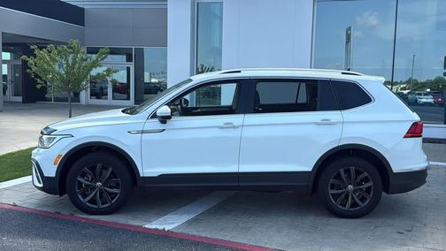 Pure White 2022 Volkswagen Tiguan 2.0T SE 4MOTION