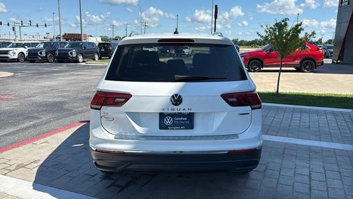 Pure White 2022 Volkswagen Tiguan 2.0T SE 4MOTION