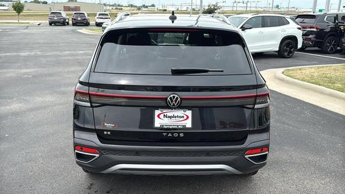 2025 Volkswagen Taos 1.5T SE