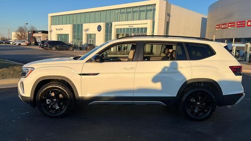 2025 Volkswagen Atlas 2.0T Peak Edition