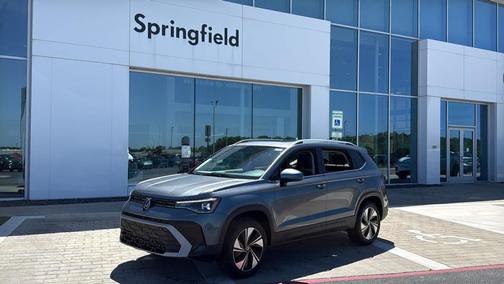 Platinum Gray Metallic 2026 Volkswagen Taos SE