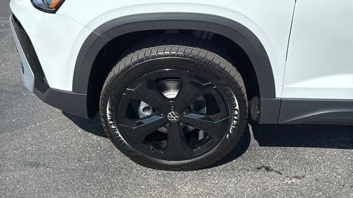 2025 Volkswagen Taos 1.5T SEL