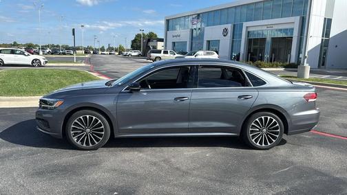 2022 Volkswagen Passat 2.0T Limited Edition