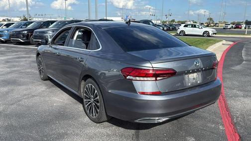 2022 Volkswagen Passat 2.0T Limited Edition