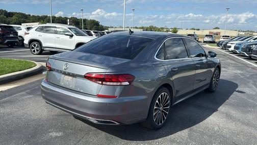 2022 Volkswagen Passat 2.0T Limited Edition