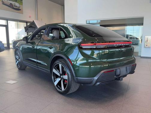 2026 Porsche Macan 4S