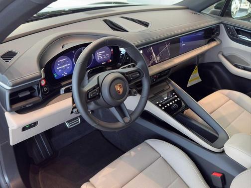 2026 Porsche Macan 4S