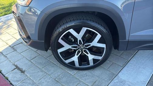 Pure Gray 2023 Volkswagen Taos 1.5T SEL