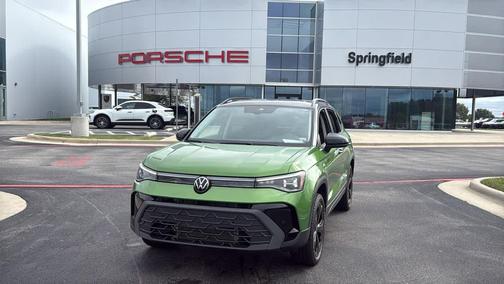 2025 Volkswagen Taos 1.5T SE Black