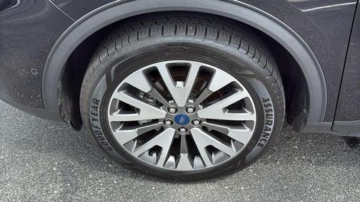 2020 Ford Escape Titanium