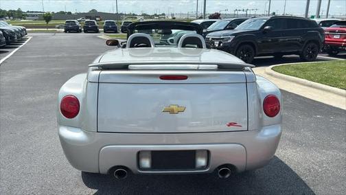 2004 Chevrolet SSR LS Reg Cab 116.0 WB
