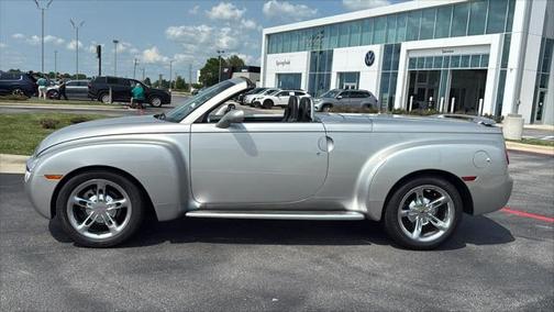 2004 Chevrolet SSR LS Reg Cab 116.0 WB