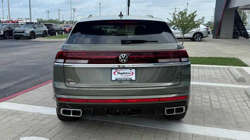 avocado green pearl 2026 Volkswagen Atlas Cross Sport 2.0T SEL Premium
