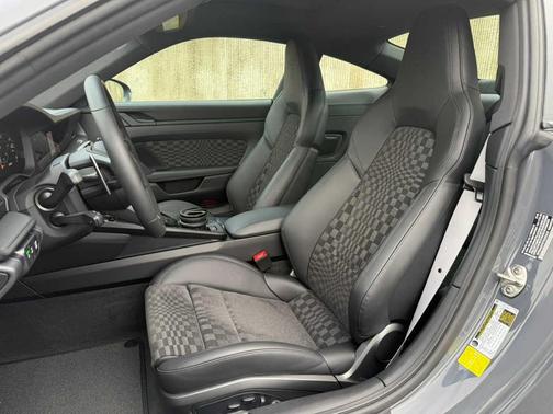 2026 Porsche 911 Carrera