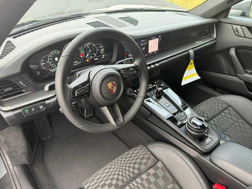 2026 Porsche 911 Carrera