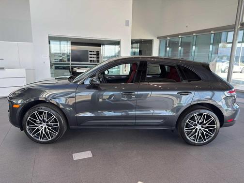 2026 Porsche Macan AWD
