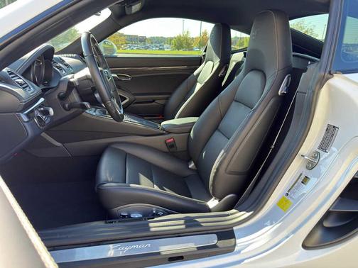 2025 Porsche 718 Cayman Style Edition