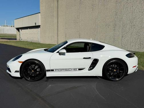 2025 Porsche 718 Cayman Style Edition