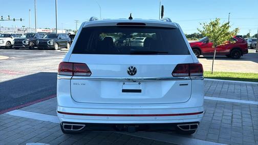 Oryx White Pearl 2022 Volkswagen Atlas 3.6L SEL Premium