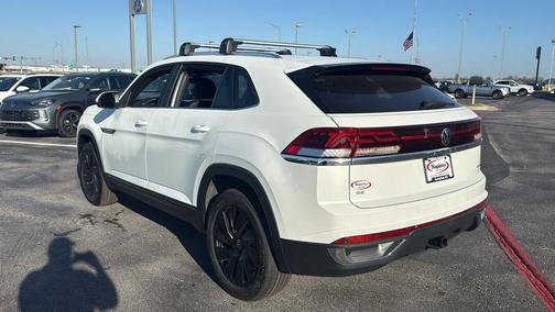 2026 Volkswagen Atlas Cross Sport 2.0T SE w/Technology 4MOTION