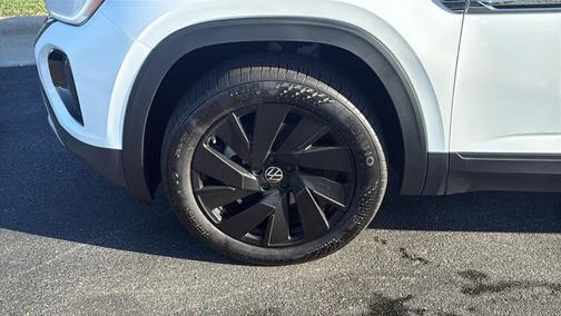 2026 Volkswagen Atlas Cross Sport 2.0T SE w/Technology 4MOTION