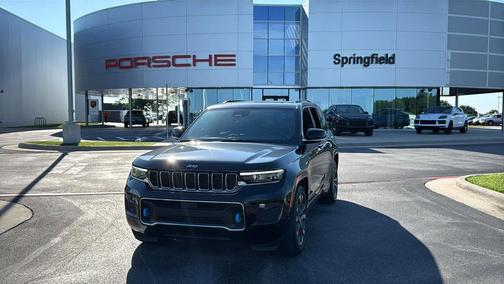 Diamond Black Crystal Pearlcoat 2023 Jeep Grand Cherokee 4xe Overland