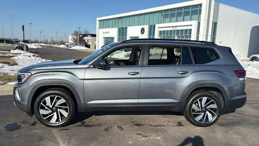 2025 Volkswagen Atlas 2.0T SE w/Technology 4MOTION