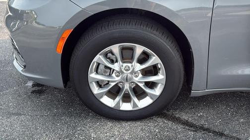 Ceramic Gray Clearcoat 2022 Chrysler Pacifica Touring L