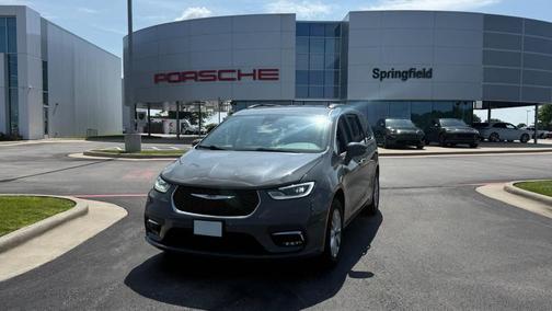 Ceramic Gray Clearcoat 2022 Chrysler Pacifica Touring L