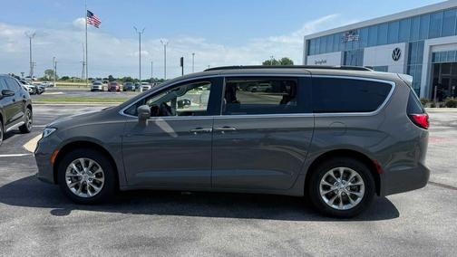 Ceramic Gray Clearcoat 2022 Chrysler Pacifica Touring L