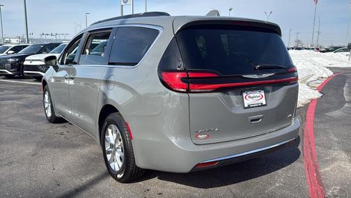 Ceramic Gray Clearcoat 2022 Chrysler Pacifica Touring L