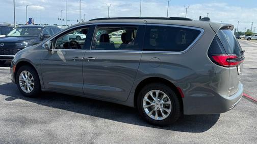 Ceramic Gray Clearcoat 2022 Chrysler Pacifica Touring L