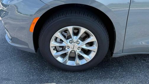 Ceramic Gray Clearcoat 2022 Chrysler Pacifica Touring L
