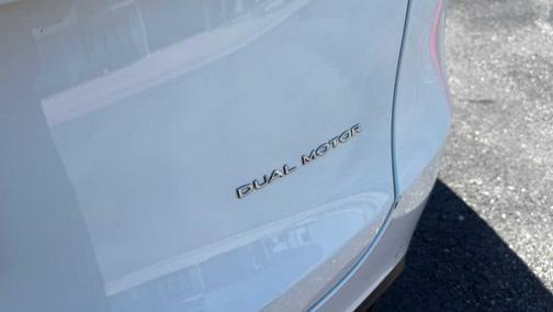 Pearl White Multi-Coat 2022 Tesla Model Y Long Range Dual Motor All-Wheel Drive