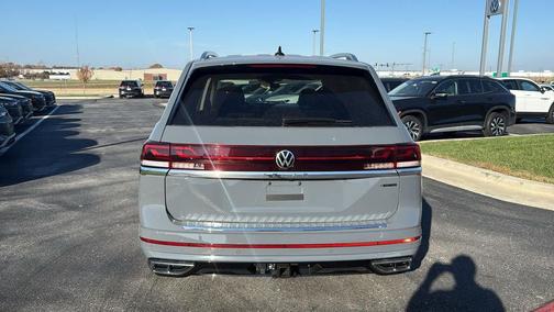 2026 Volkswagen Atlas 2.0T SEL Premium R-Line 4MOTION