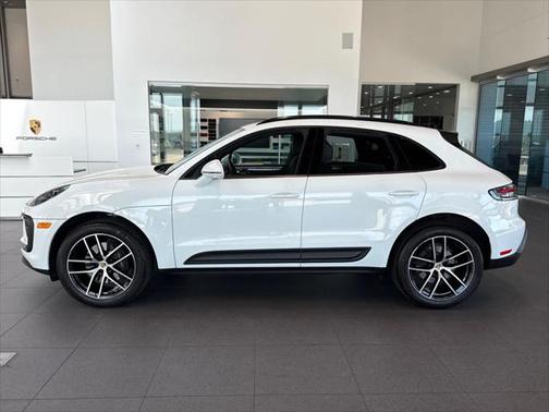 2024 Porsche Macan Base